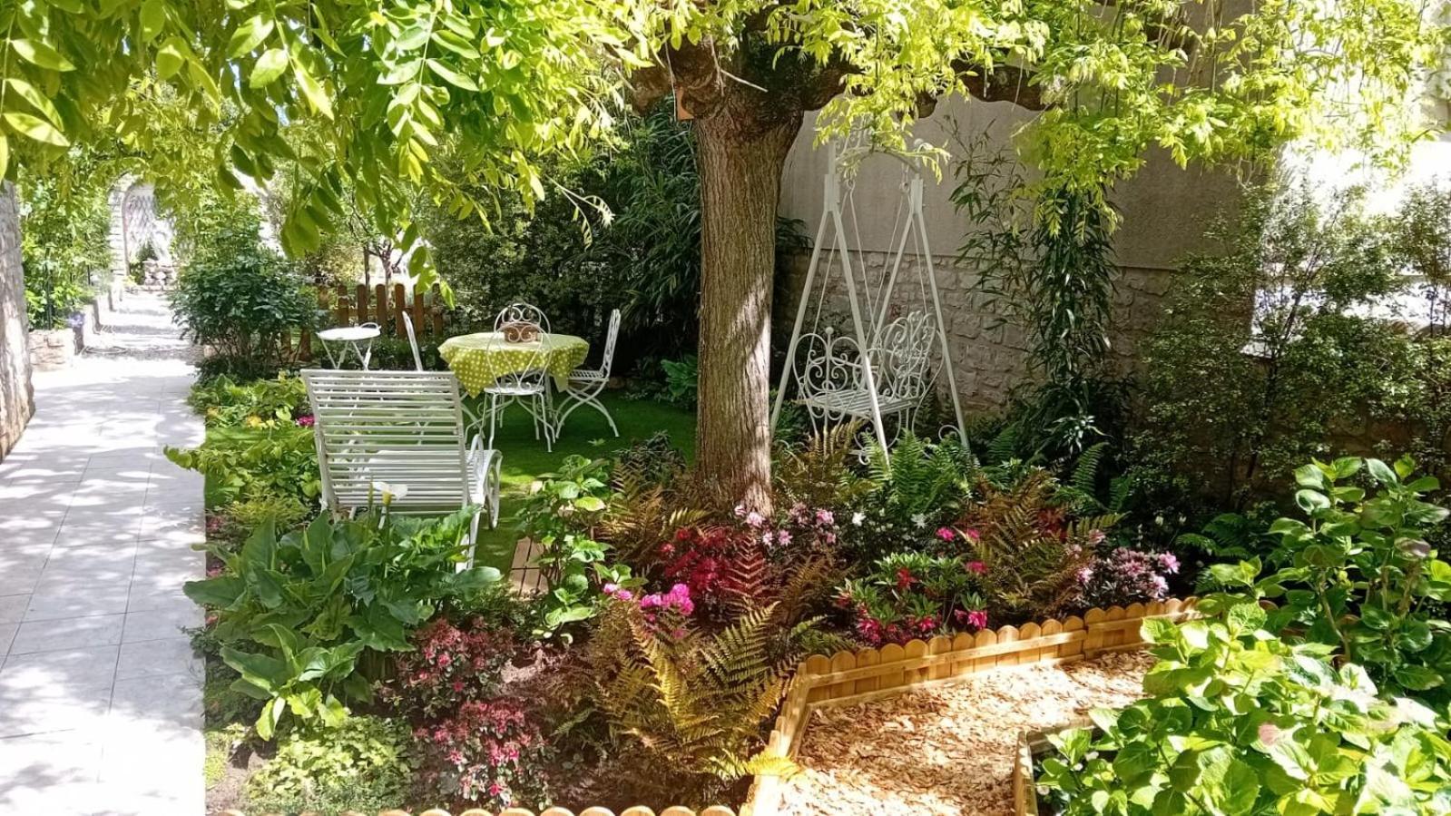 La Roseliere Maison Plain Pied Confortable Belle Decoration Jardin Magnifique 10 Mn A Pied Centre Ville Bayeux Proche Plages Du Debarquement Exterior foto